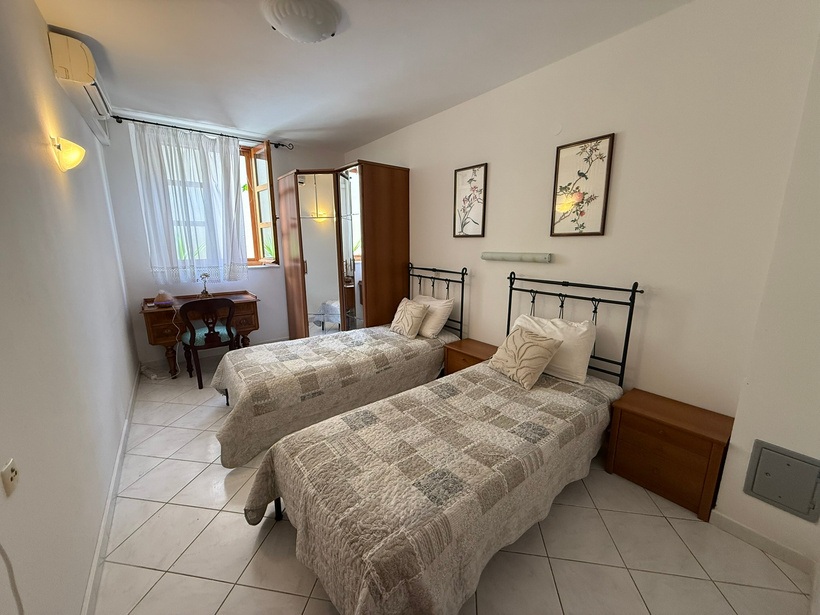 Filomena twin bedroom